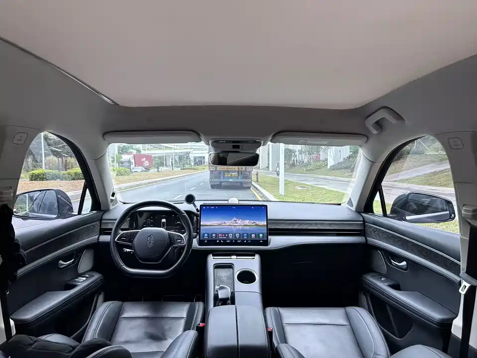 AITO Ask the world M5