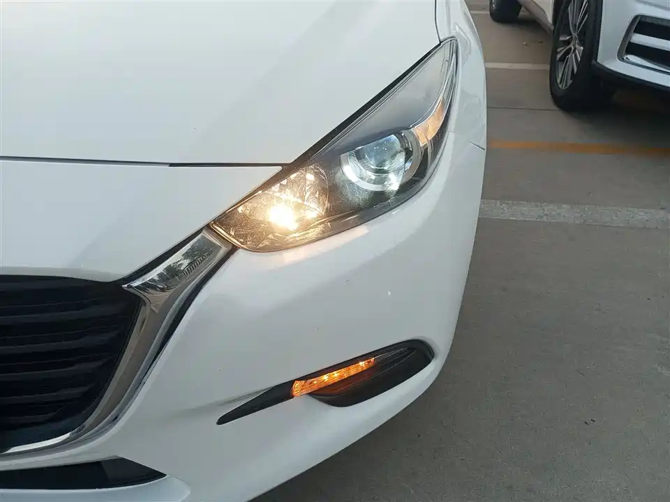 Mazda 3 Angkesaila