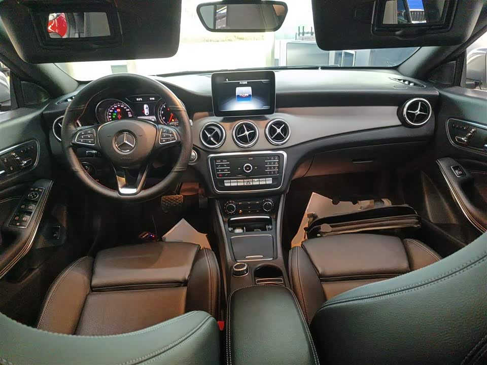 Mercedes-Benz CLA
