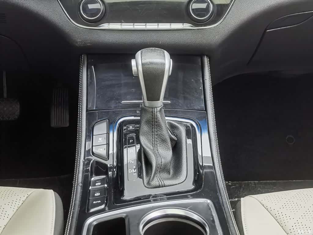 Wuling 730, 2018 13