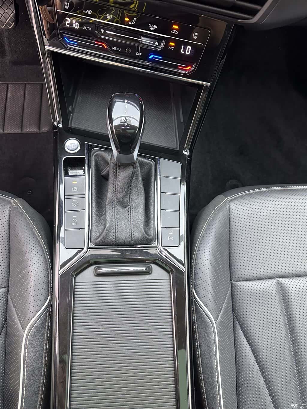 Volkswagen Passat, 2023 13
