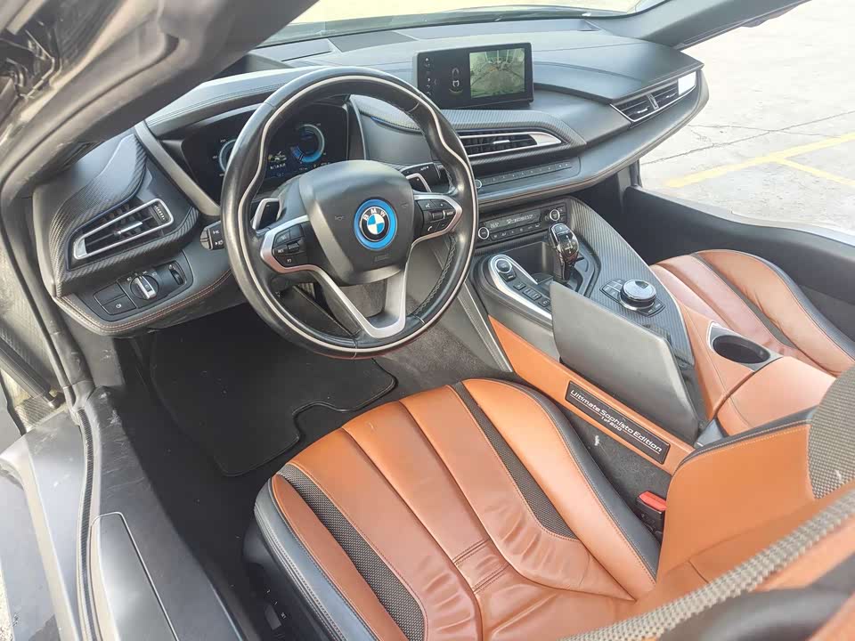 BMW i8