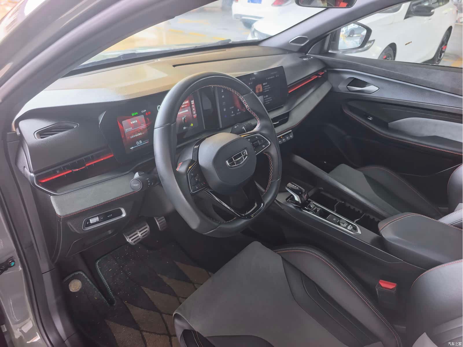 Geely Binray, 2022 12