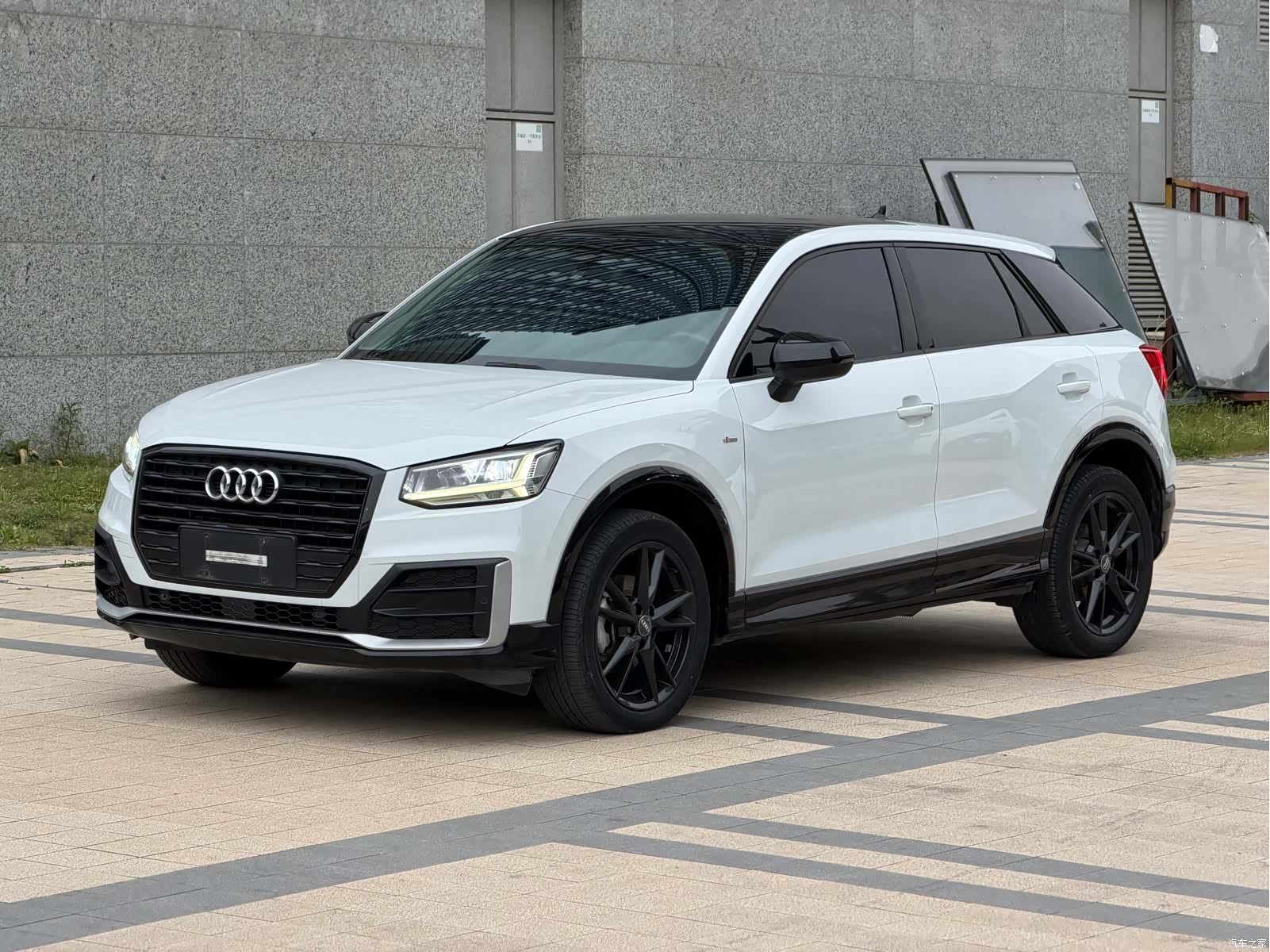 Audi Q2L, 2019 1