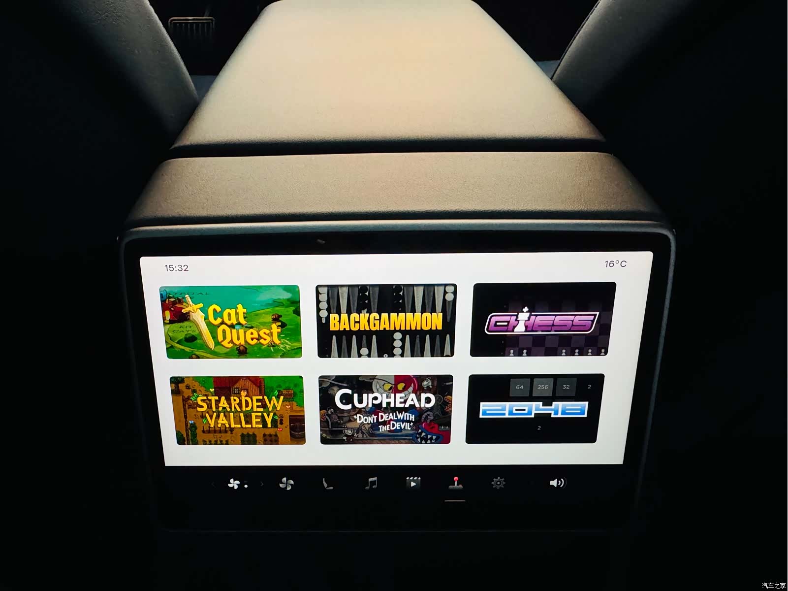 Tesla Model 3, 2024 12