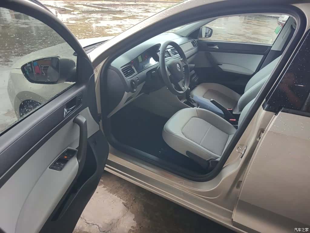 Skoda Rapid, 2017 16
