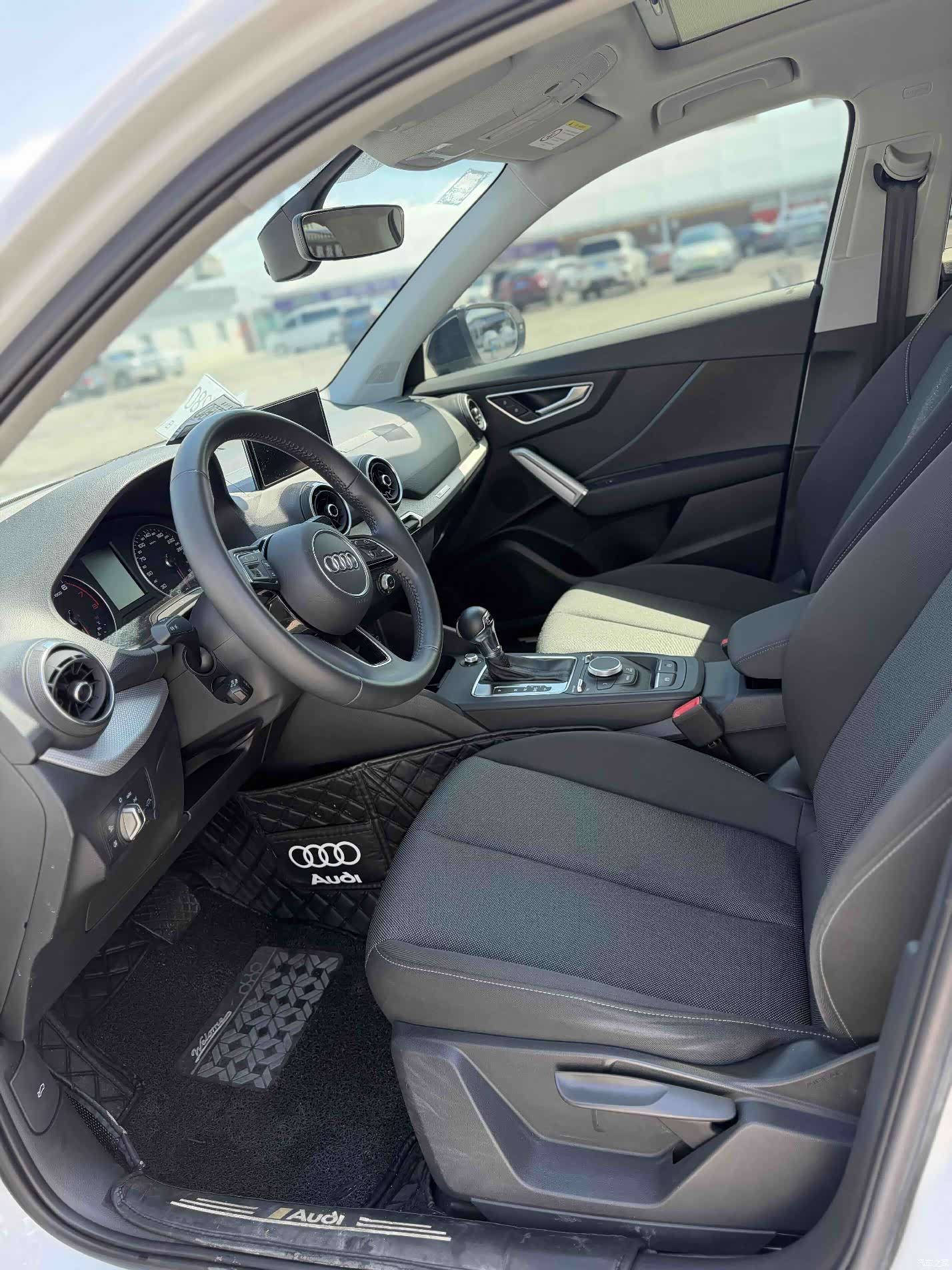 Audi Q2L, 2021 все фото