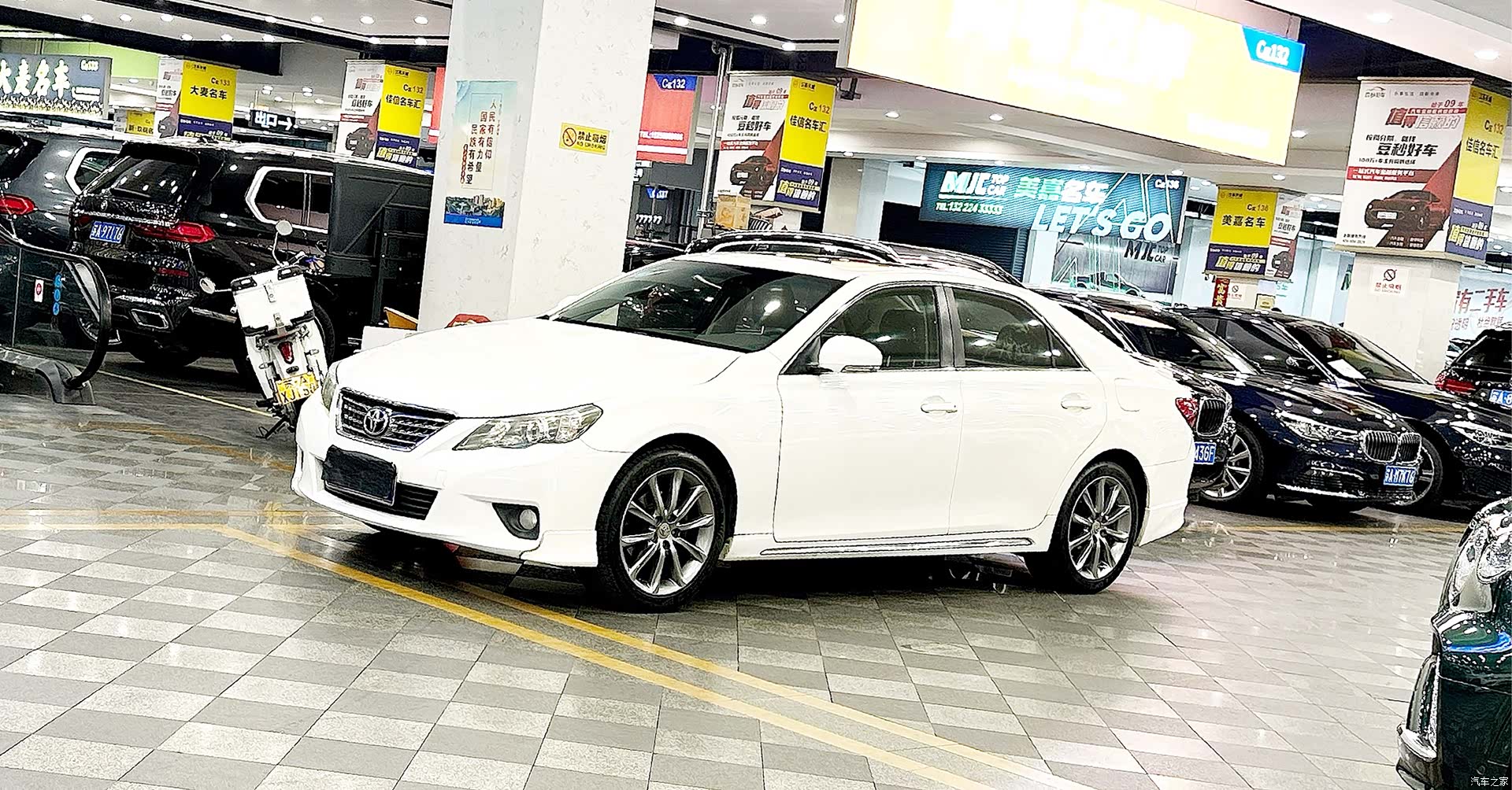 Toyota 2.5V, 2013 1
