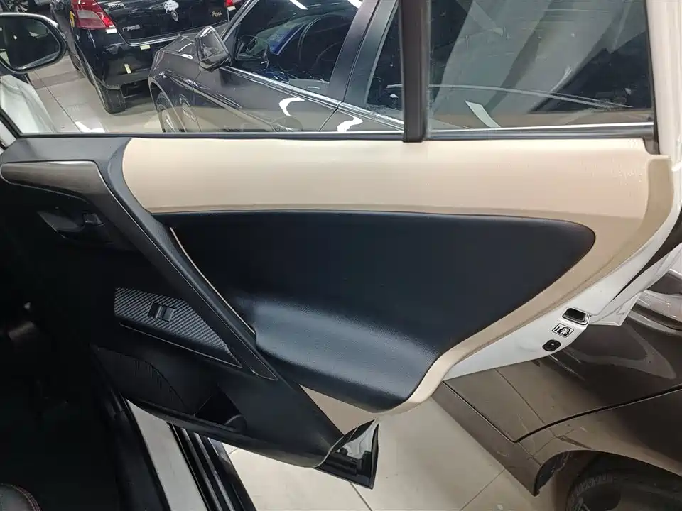 Toyota RAV4 Rongfang