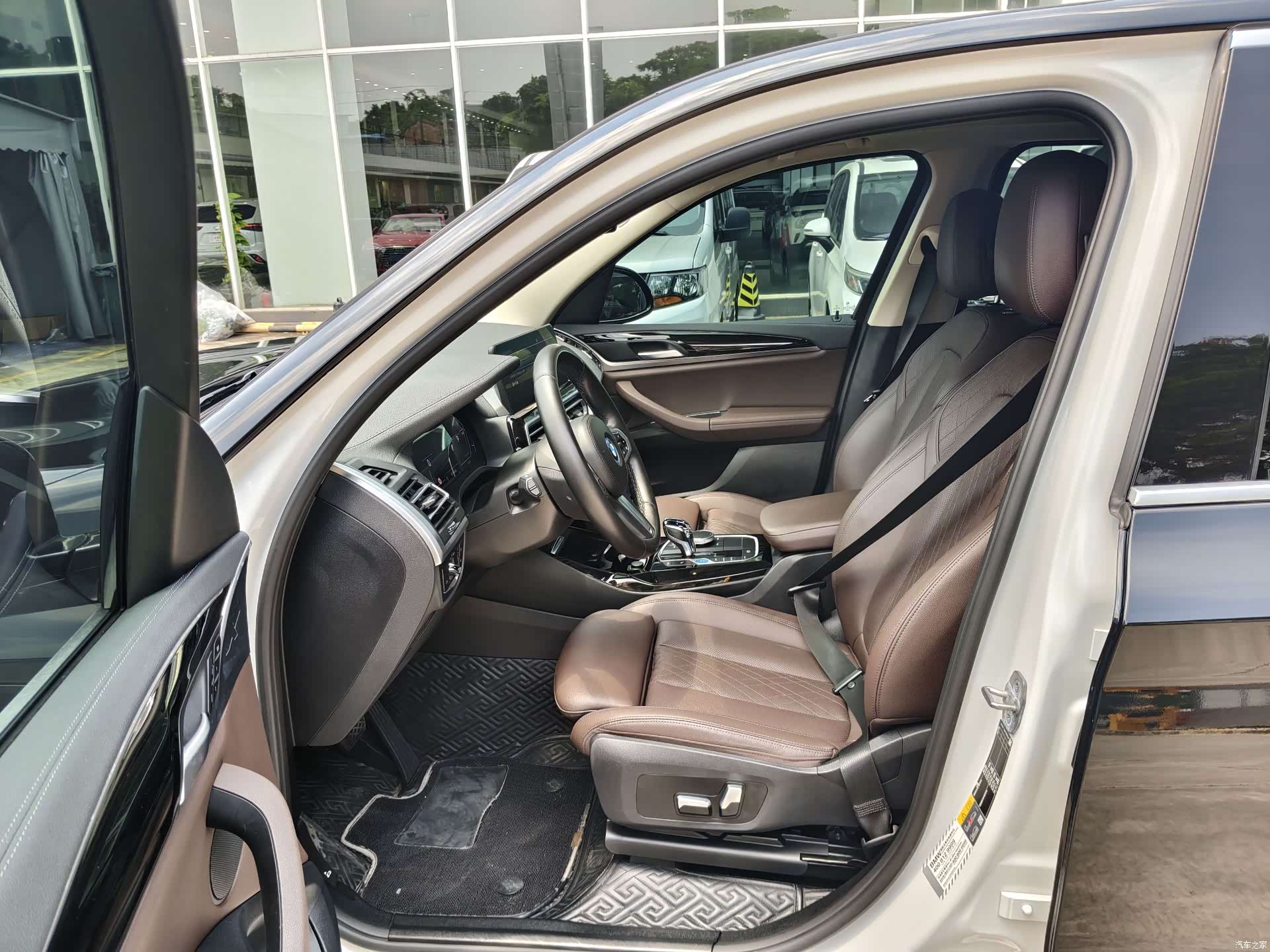 BMW iX3, 2021 9