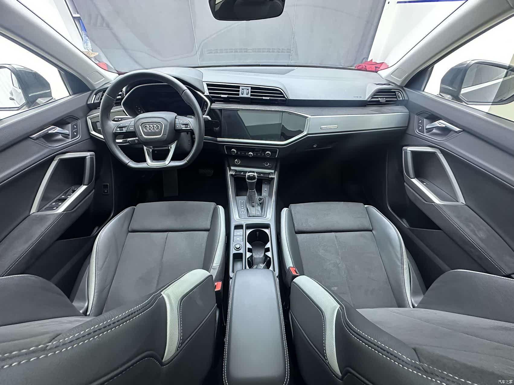 Audi Q3, 2022 11