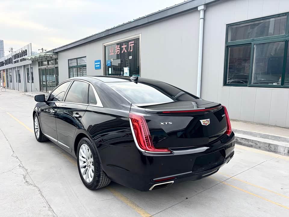 Cadillac XTS