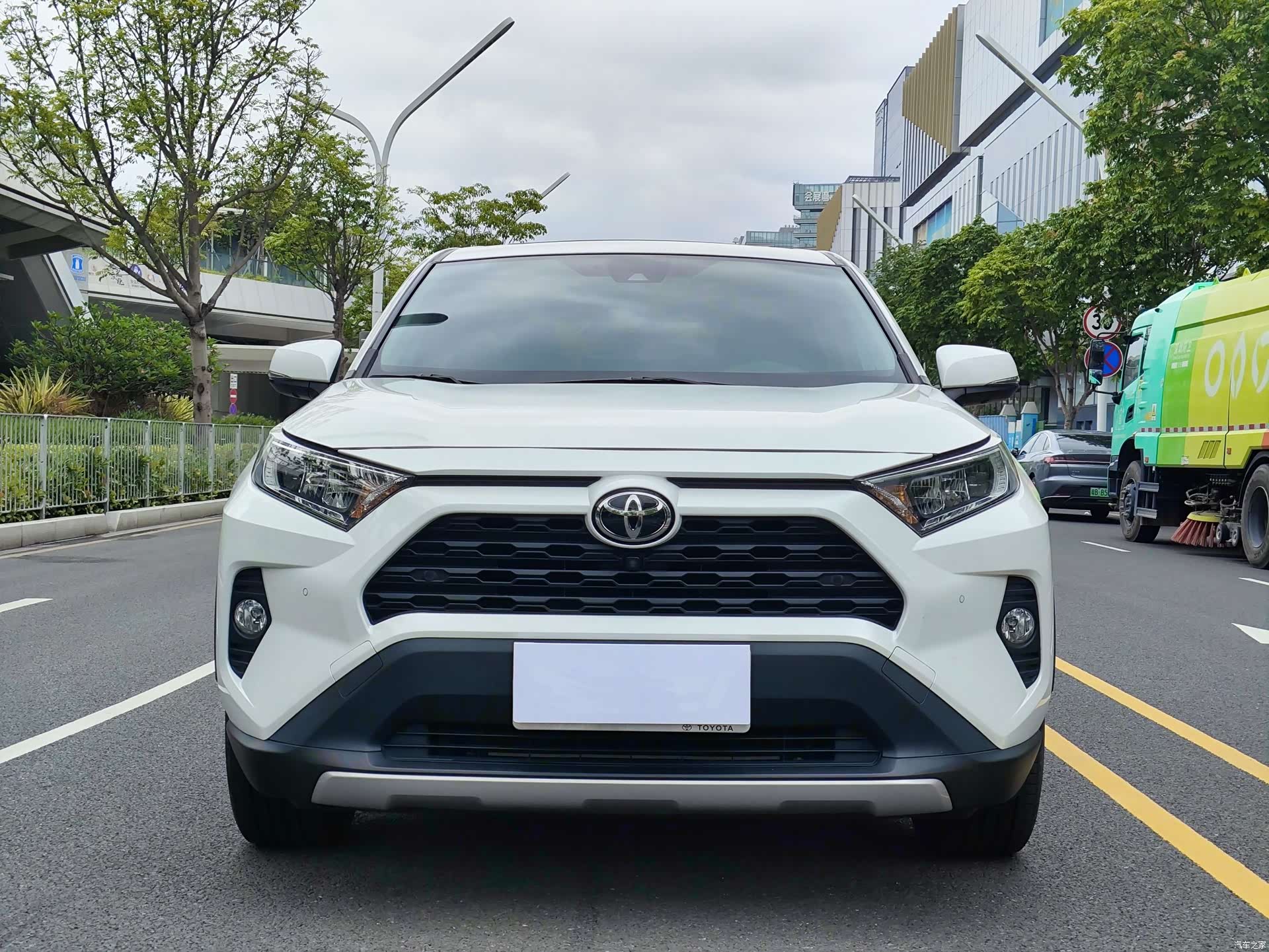 Toyota RAV4, 2023 2