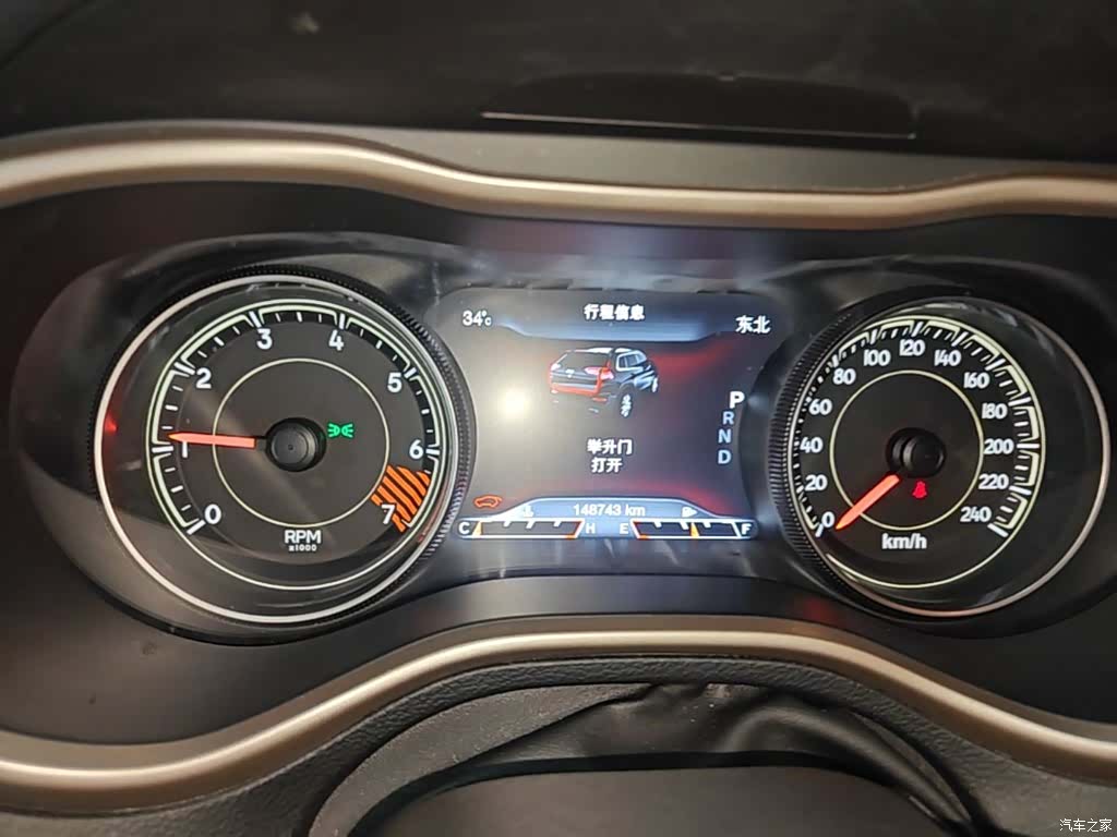 Jeep Cherokee, 2015 12