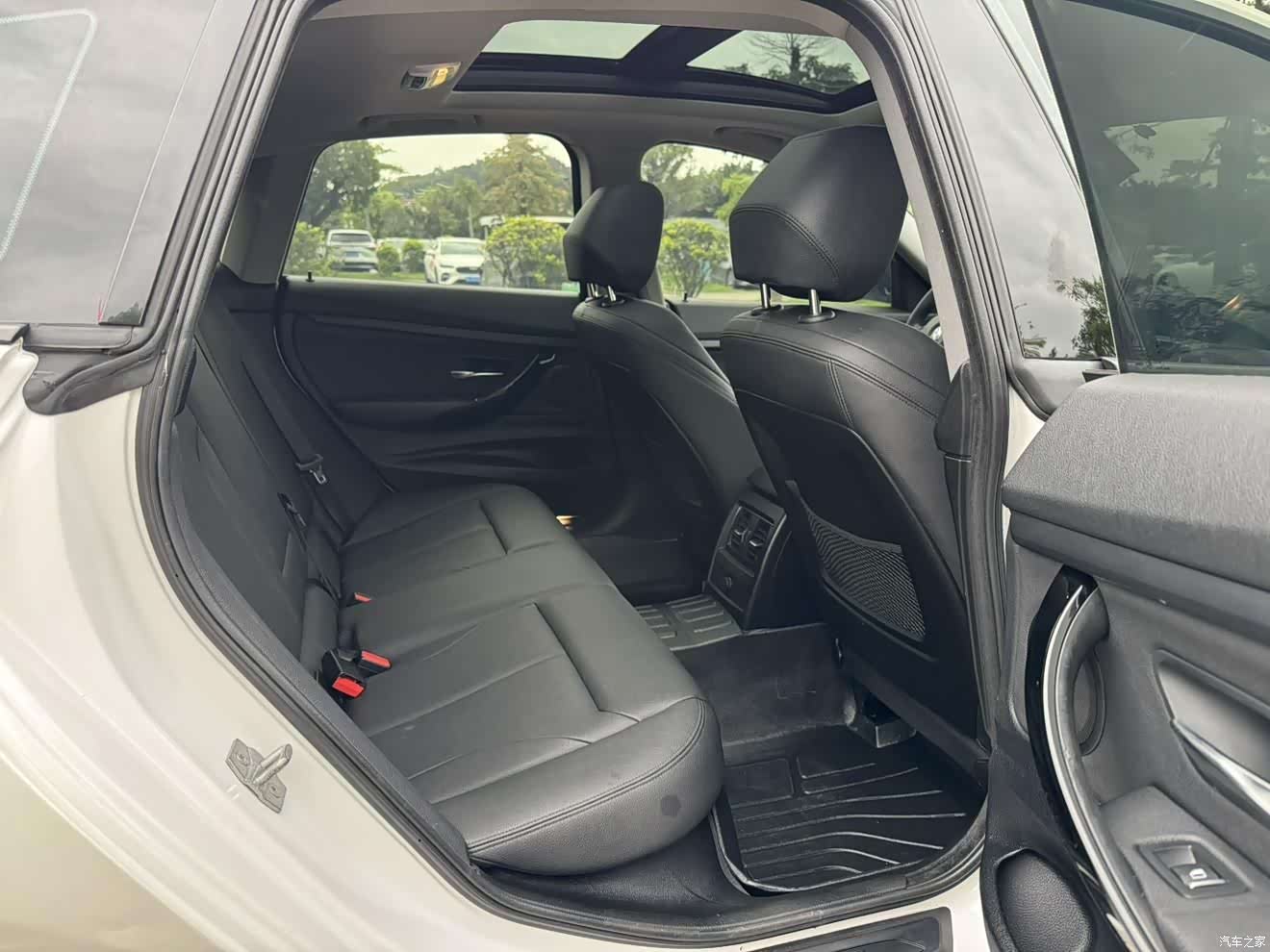 BMW 3 Series, 2018 11