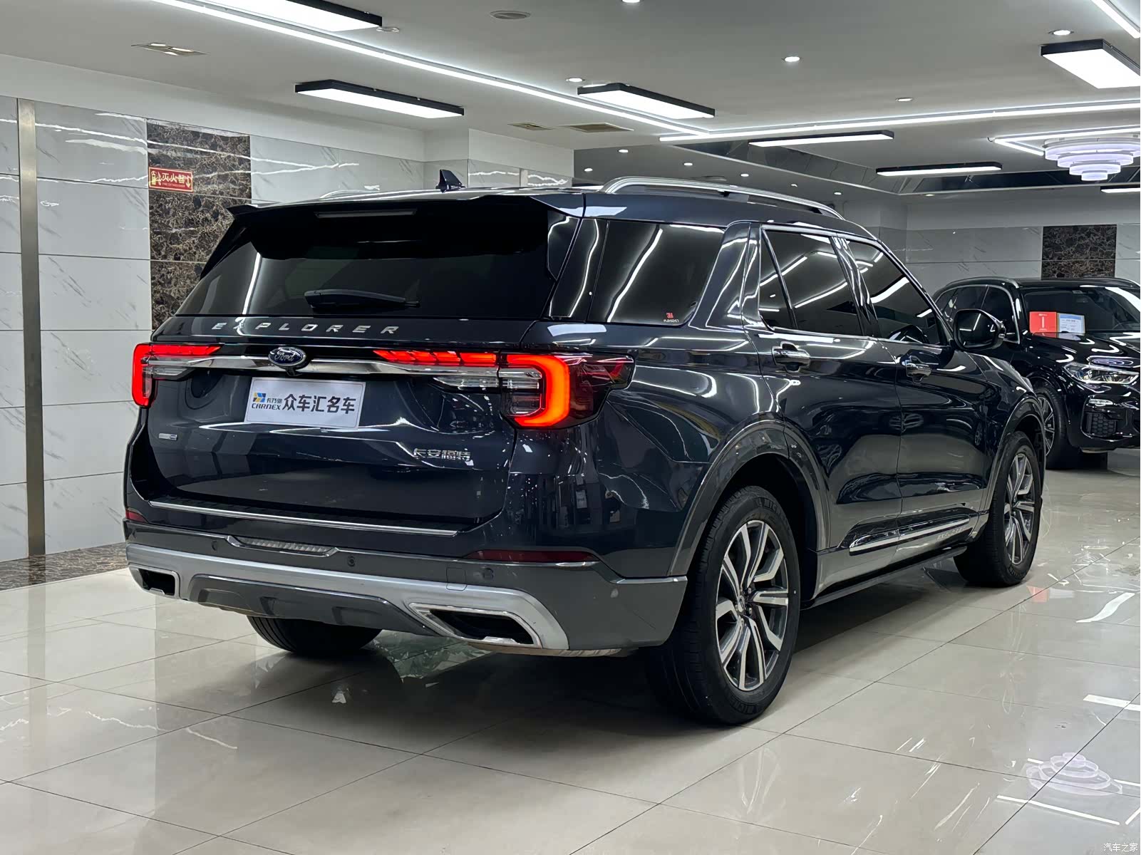 Ford Explorer, 2023 4