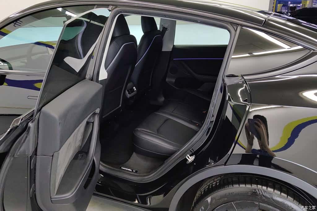 Tesla Model Y, 2023 11