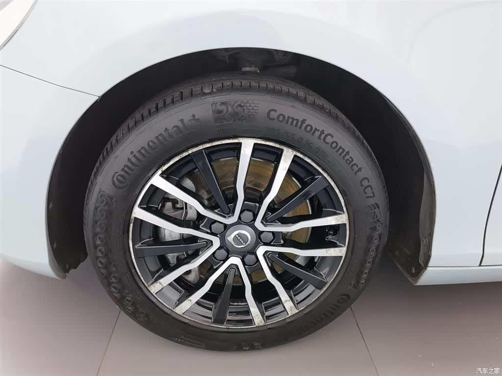 Volvo V40, 2018 17