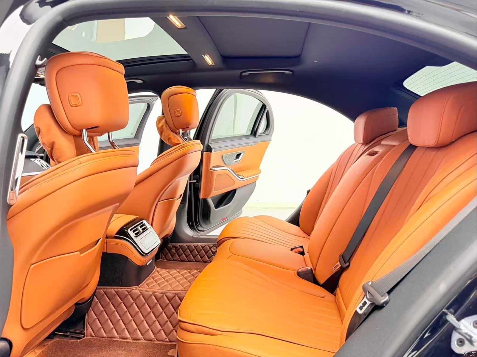 Mercedes-Benz S-Class, 2023 9