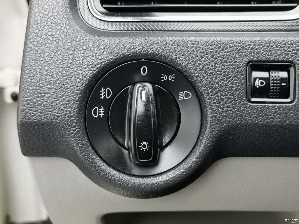 Skoda Rapid, 2014 21