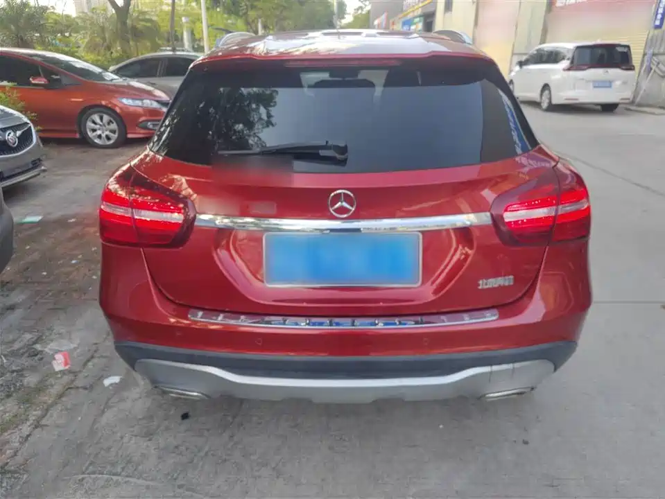 Mercedes-Benz GLA