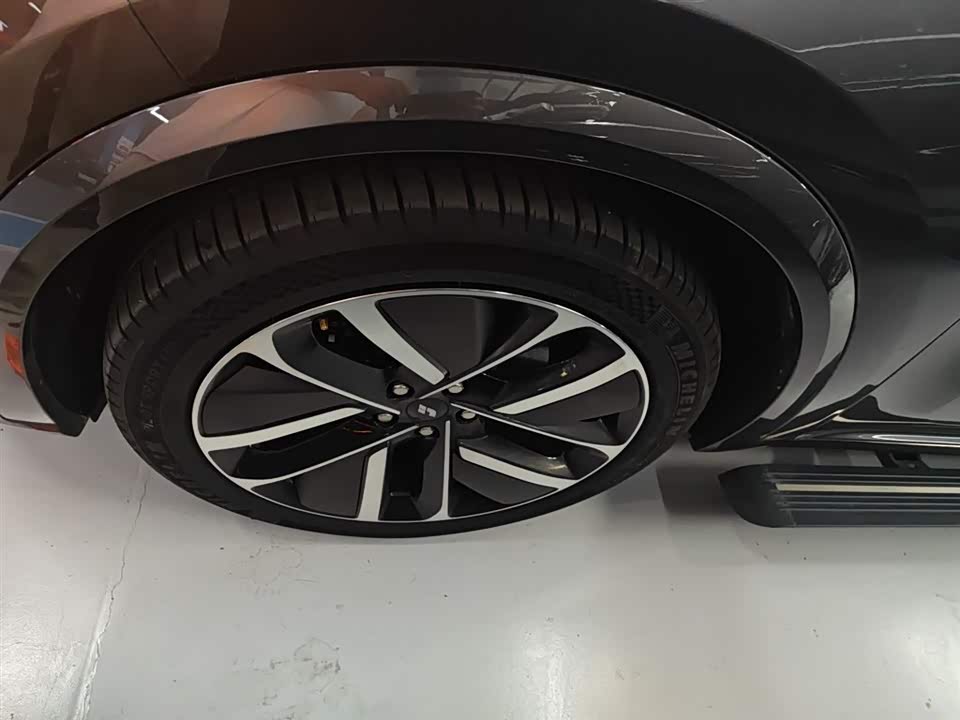 Li Auto Ideal L9