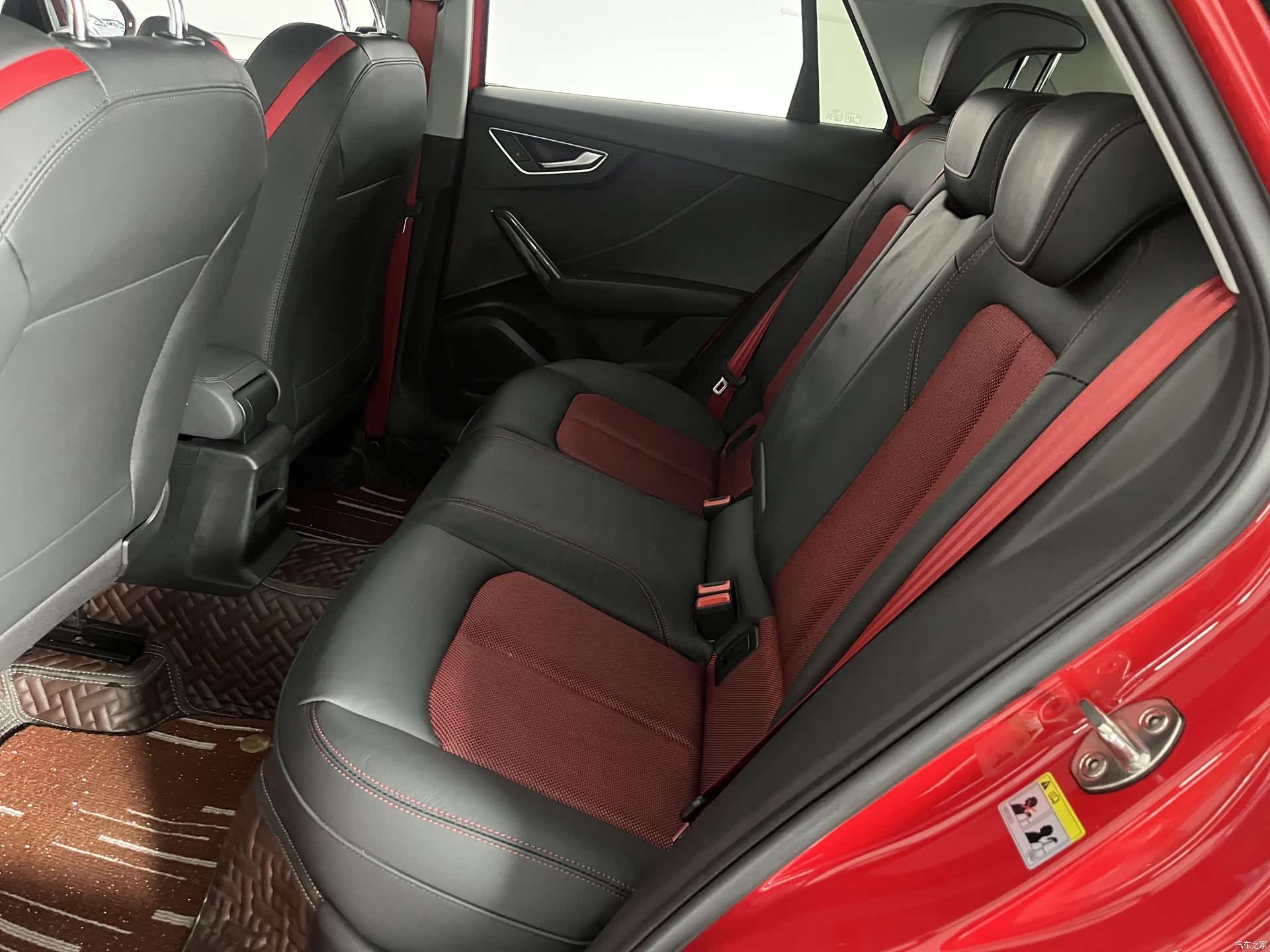 Audi Q2L, 2021 8