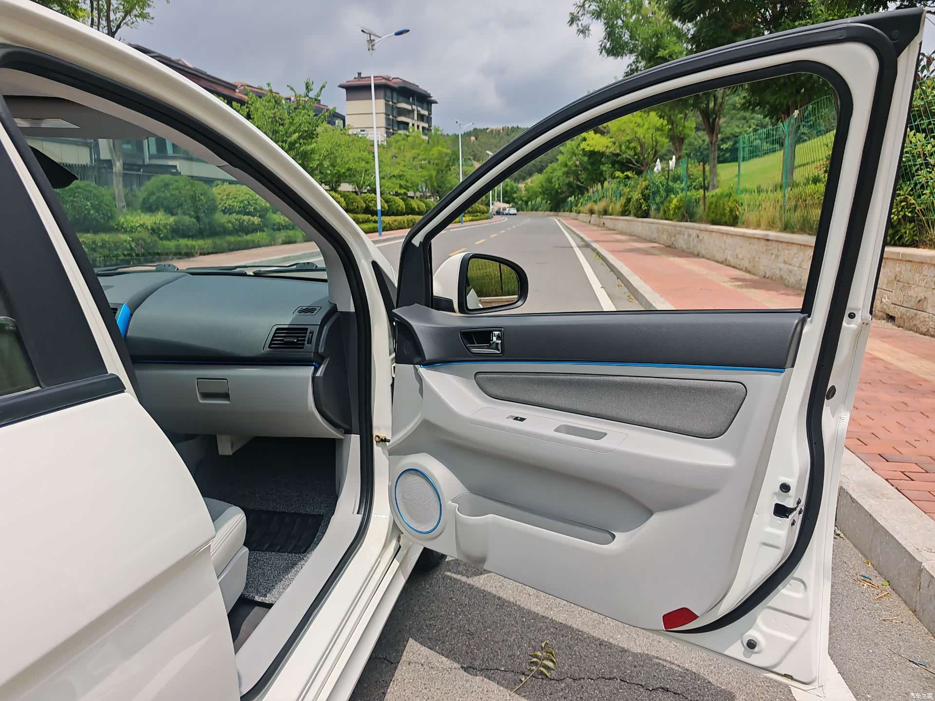 BAIC EV160, 2015 24