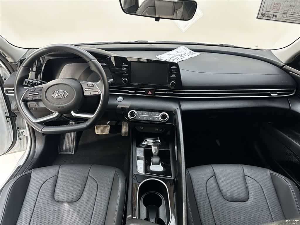 Hyundai Elantra, 2022 11