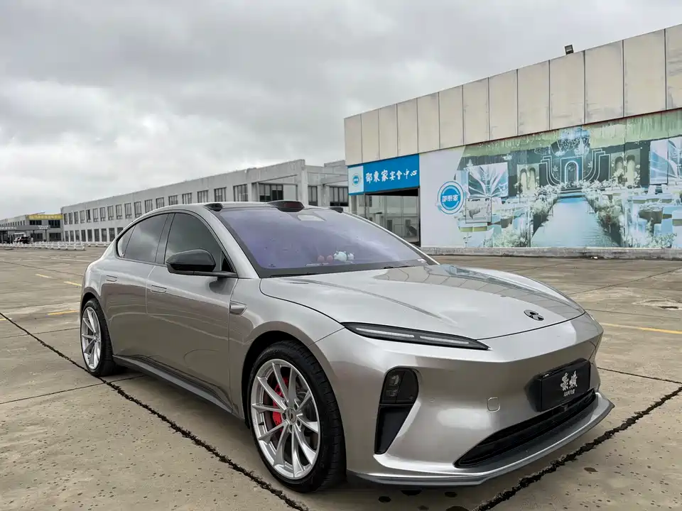 NIO ET5