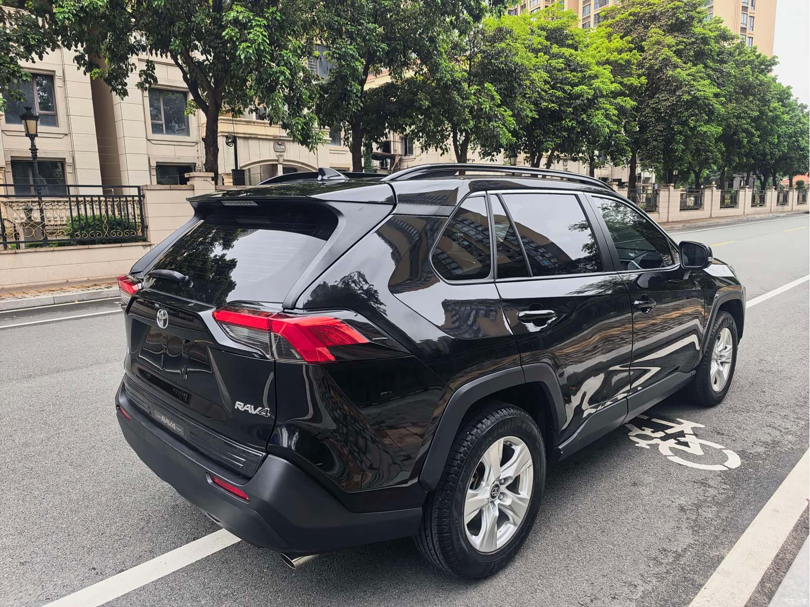 Toyota RAV4, 2021 7