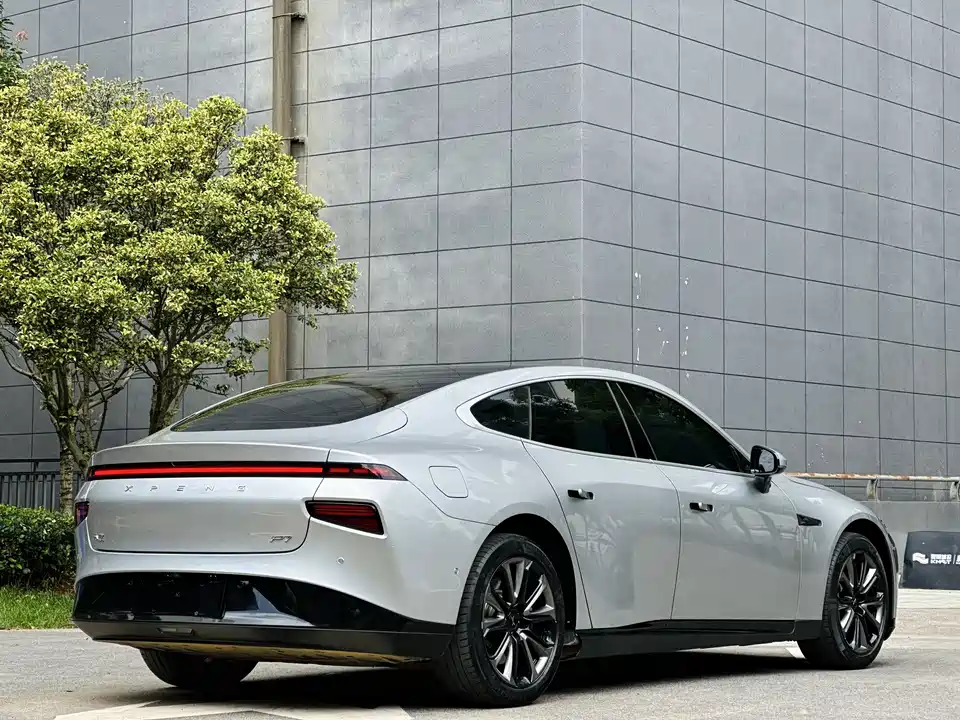 XPENG P7