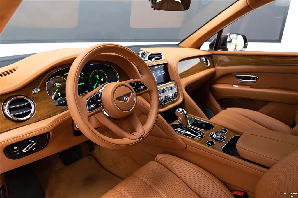 Bentley Bentayga, 2021 8