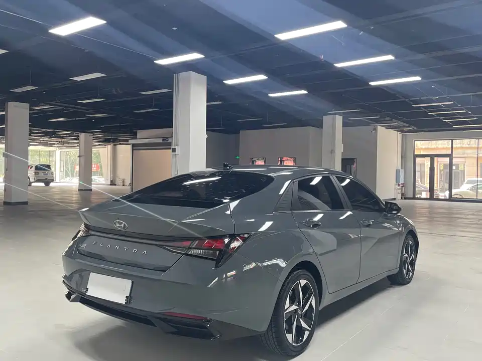 Hyundai Elantra