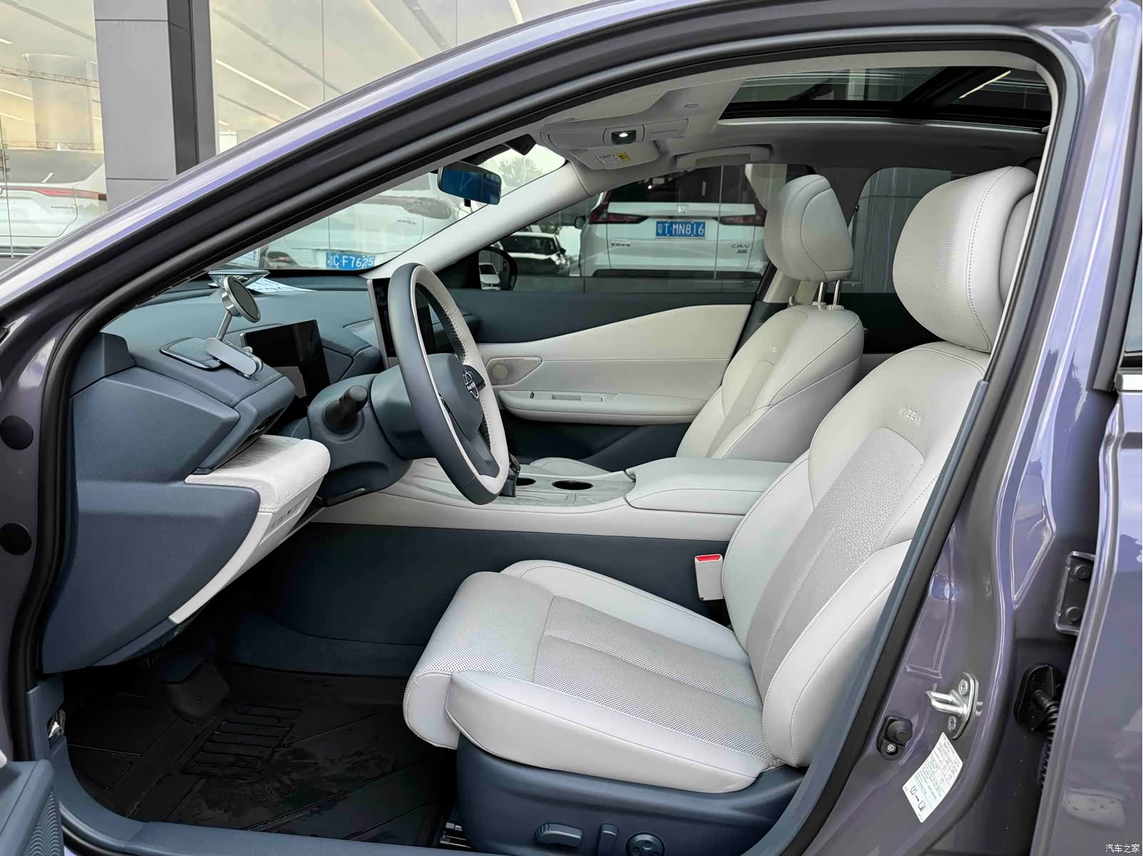 Nissan Teana, 2025 4