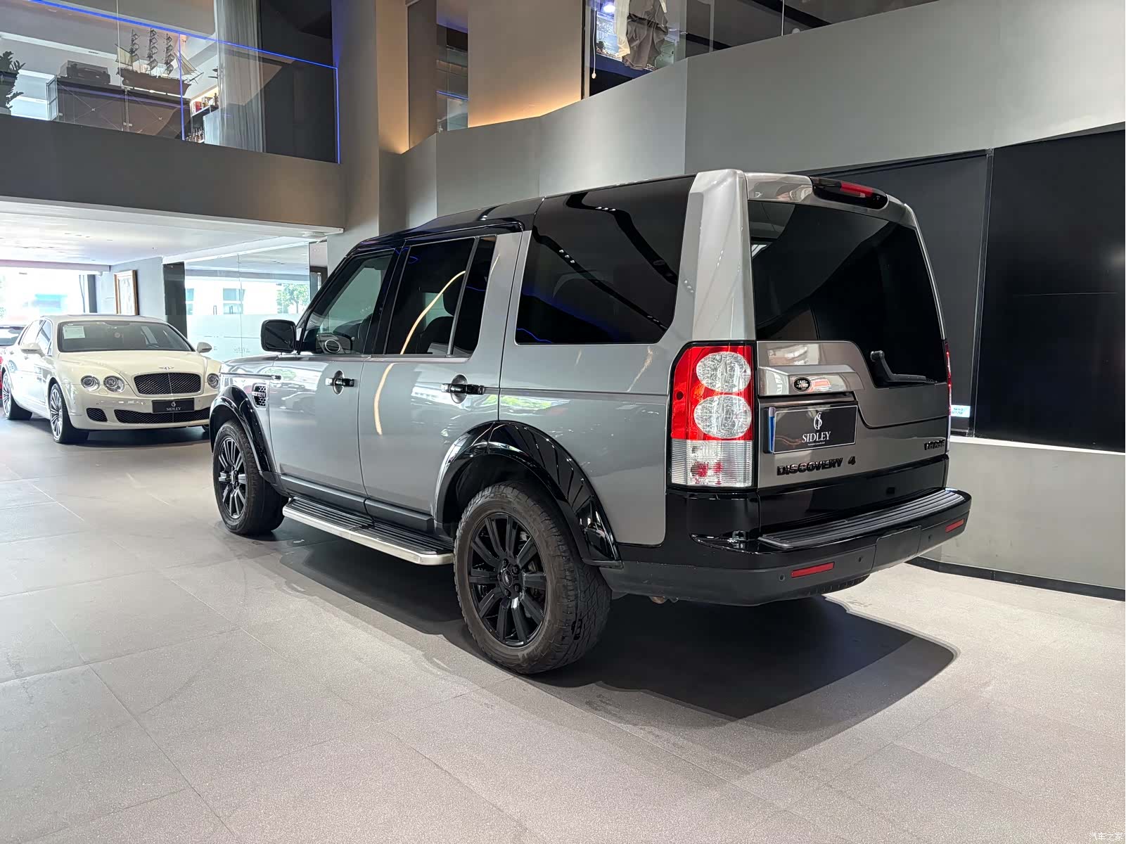 Land Rover Discovery, 2013 4