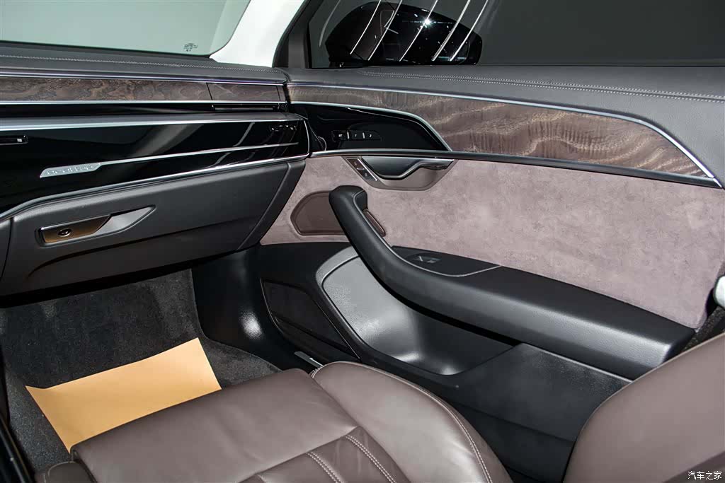 Audi A8L, 2024 24