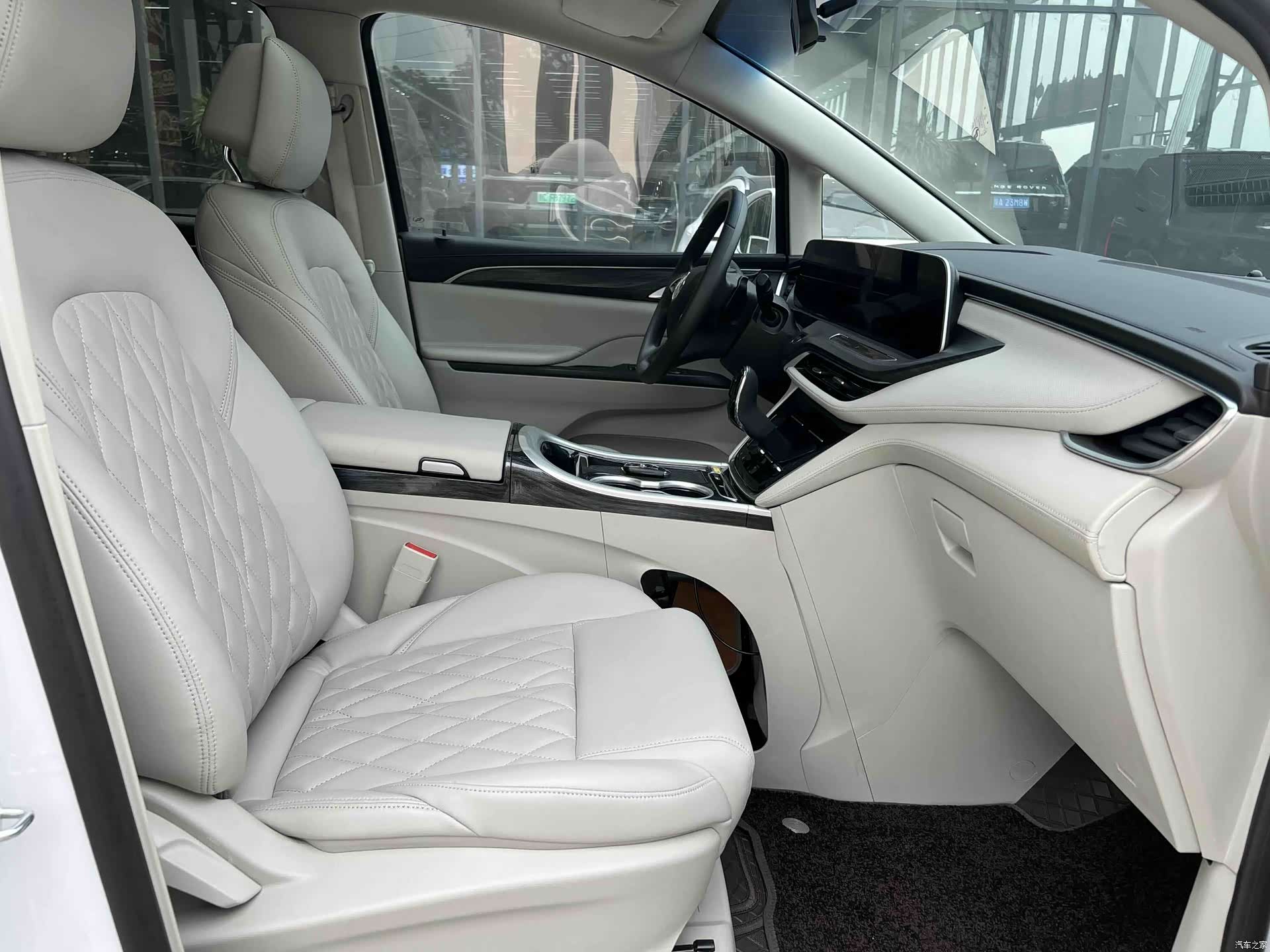 Buick GL8, 2023 4