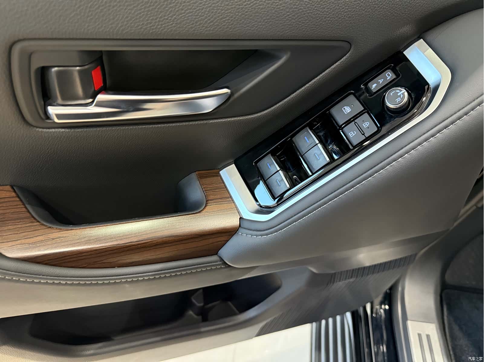 Toyota Land Cruiser, 2024 6