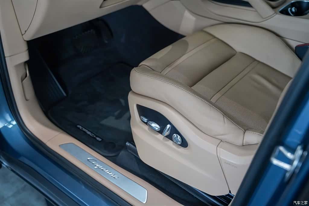Porsche Cayenne, 2018 11