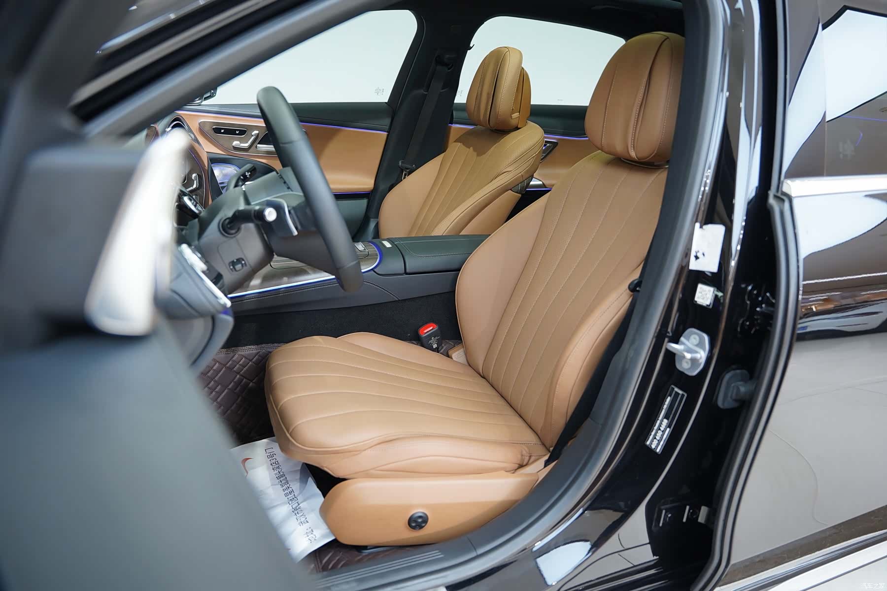 Mercedes-Benz E-Class, 2024 18