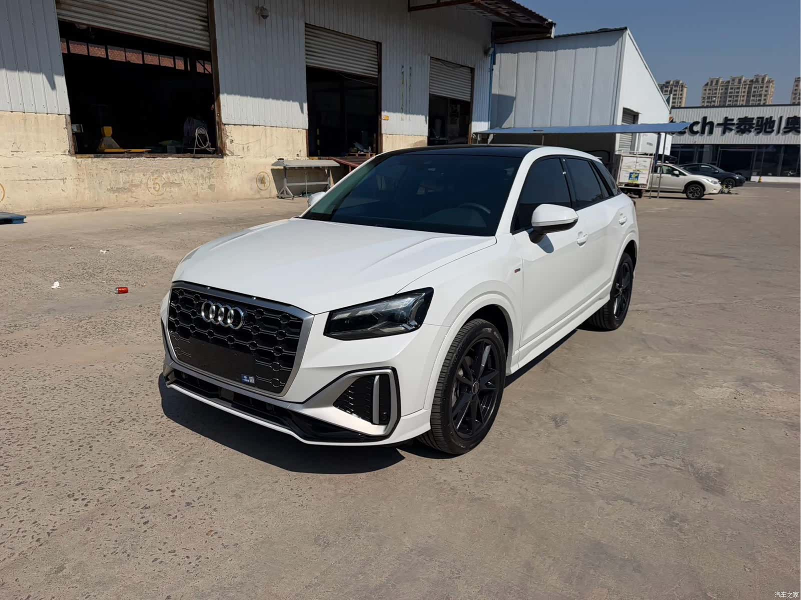 Audi Q2L, 2022 1