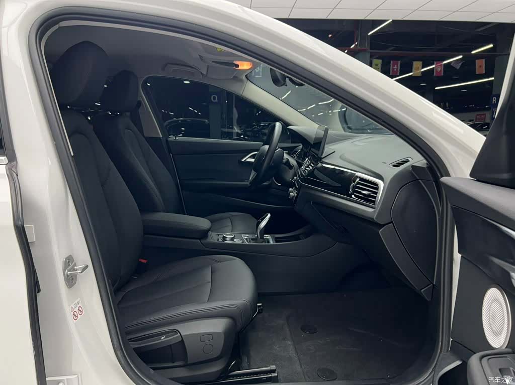 BMW 1 Series, 2022 15