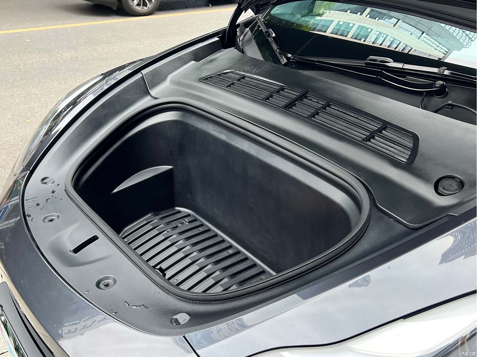 Tesla Model Y, 2024 12