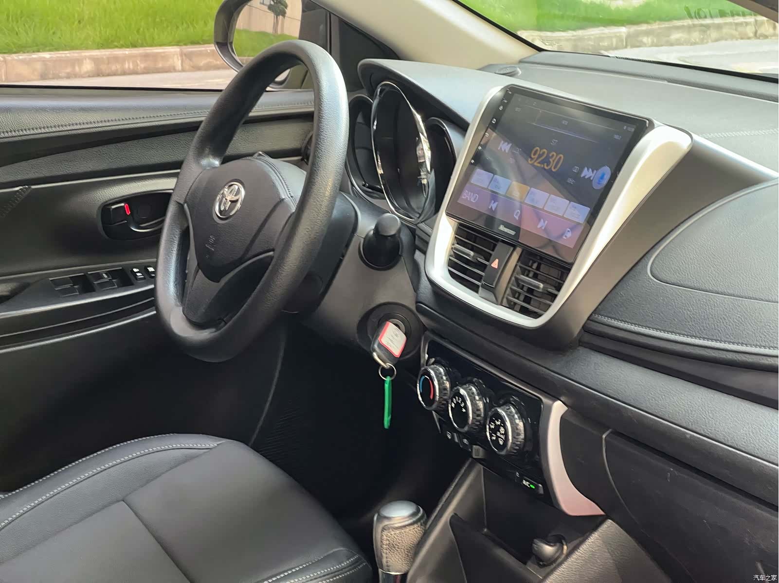 Toyota YARiS L, 2017 19