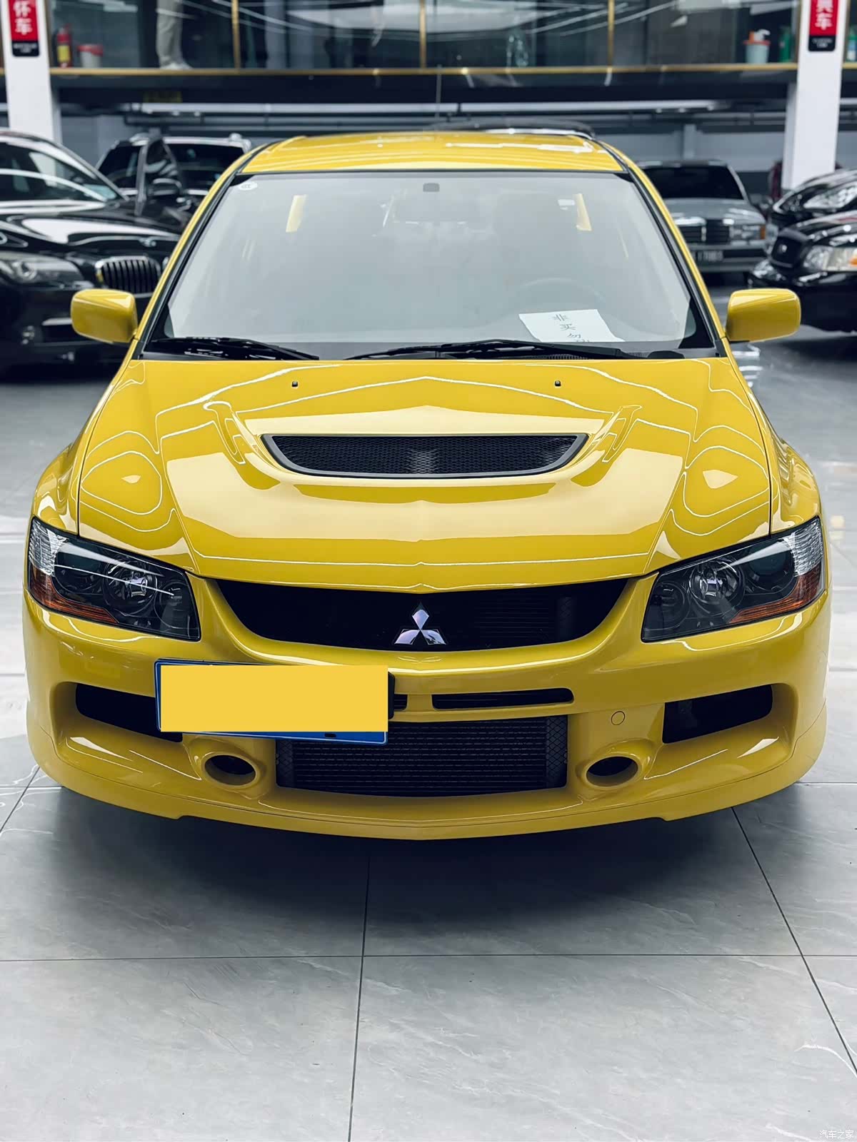 Mitsubishi LANCER