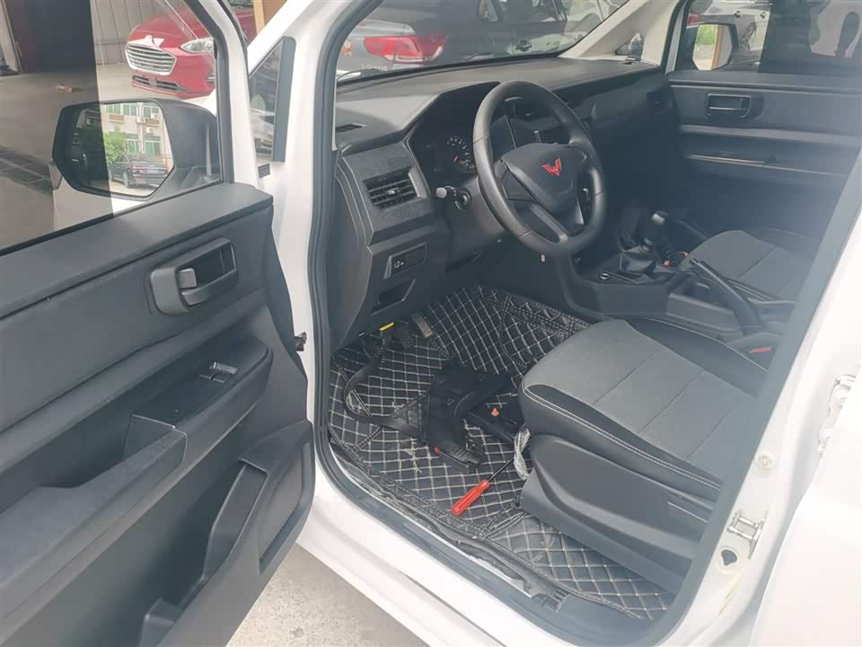 Wuling Wuling Hongguang PLUS