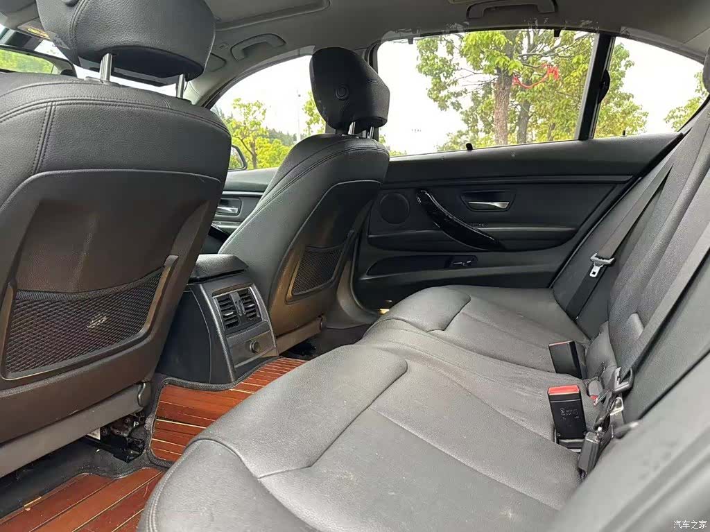 BMW 3 Series, 2018 все фото