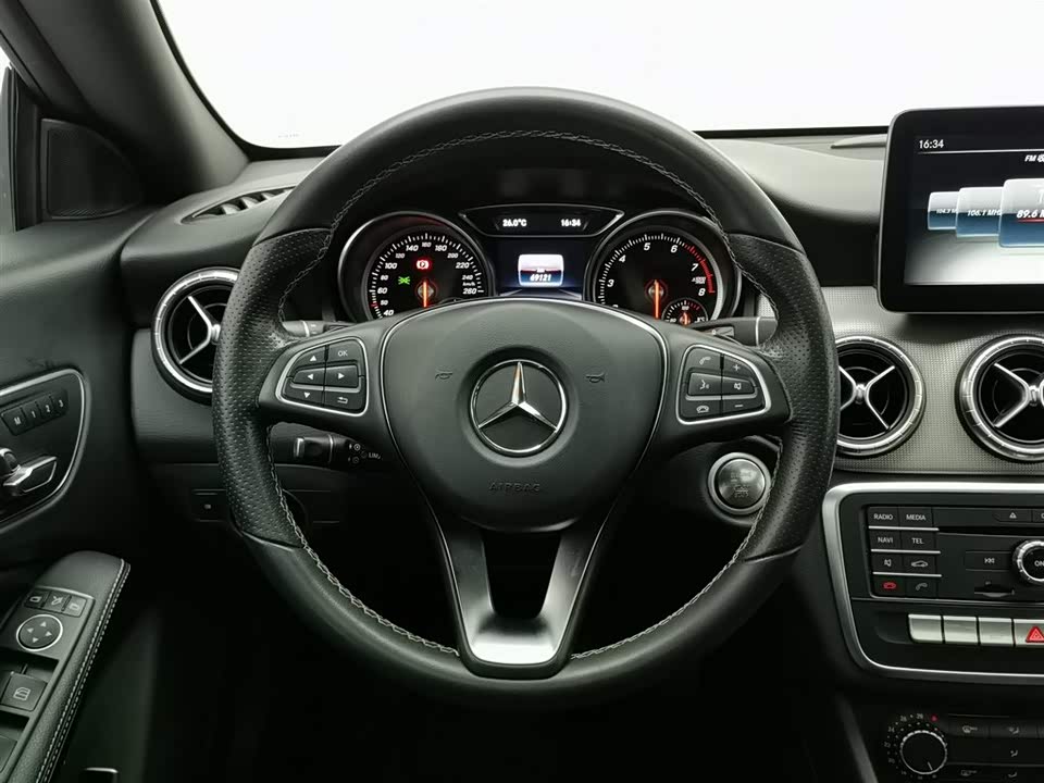 Mercedes-Benz CLA
