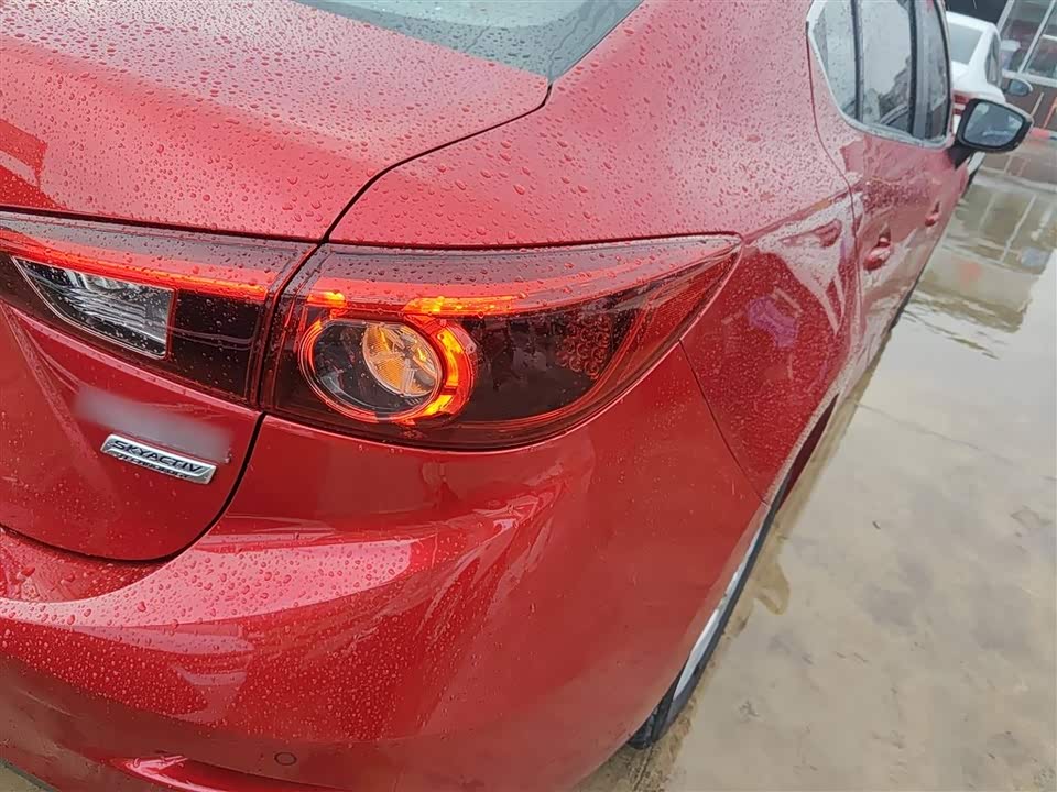 Mazda 3 Angkesaila